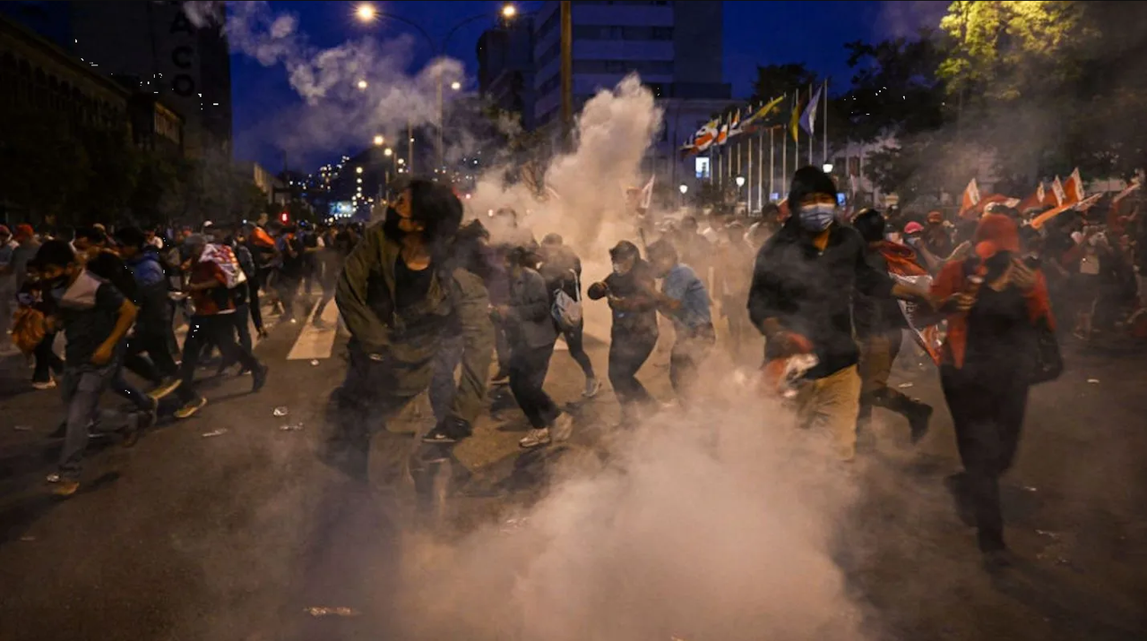 Dina Boluarte dijo que militares investigarán las muertes en las protestas de Perú