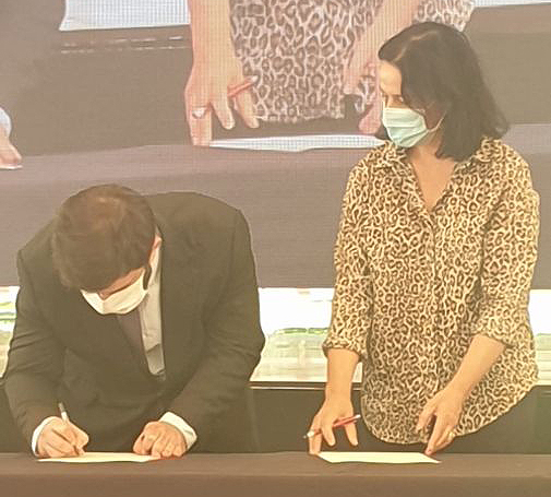 PORTALEGRE: PRESIDENTE DA CÂMARA MUNICIPAL ASSINA ACORDO DE COLABORAÇÃO PARA A REMOÇÃO DE AMIANTO NAS ESCOLAS 2 PORTALEGRE: PRESIDENTE DA CÂMARA MUNICIPAL ASSINA ACORDO DE COLABORAÇÃO PARA A REMOÇÃO DE AMIANTO NAS ESCOLAS 1