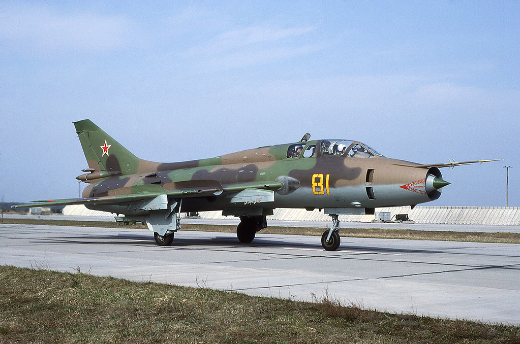 20 GvAPIB Su-17UM3 81 yellow_17532364101_Apr 1993