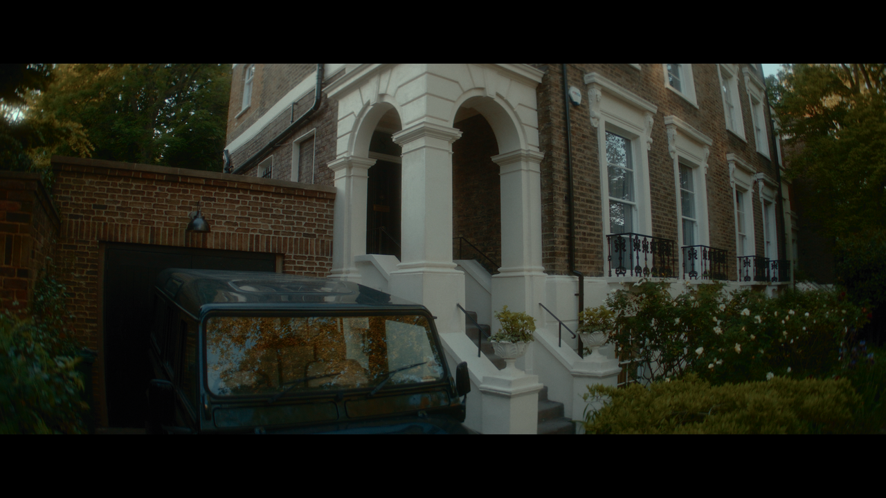 mpv-shot_Black.Bag.2025.2160p.UHD.BDRemux.Hybrid.HDR10 .HEVC-Нечипорук_00_24_05_0004