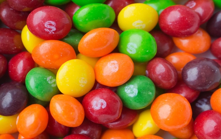 Skittles son tóxicos y no son aptos para el consumo humano, afirma demanda