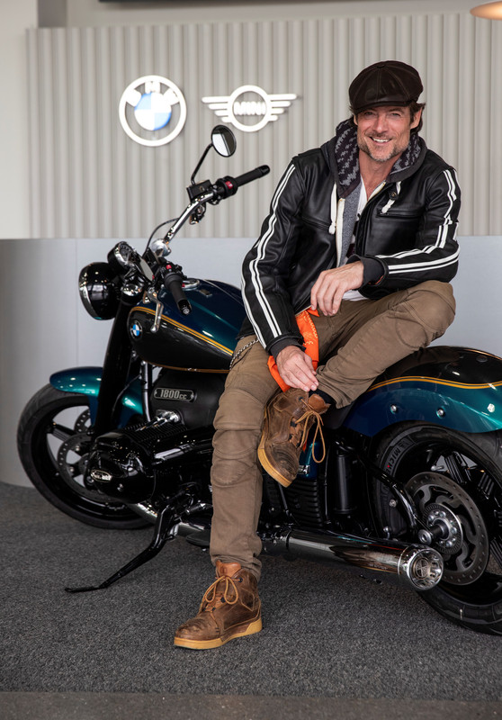 P90551967_highRes_william-miller-bmw-r