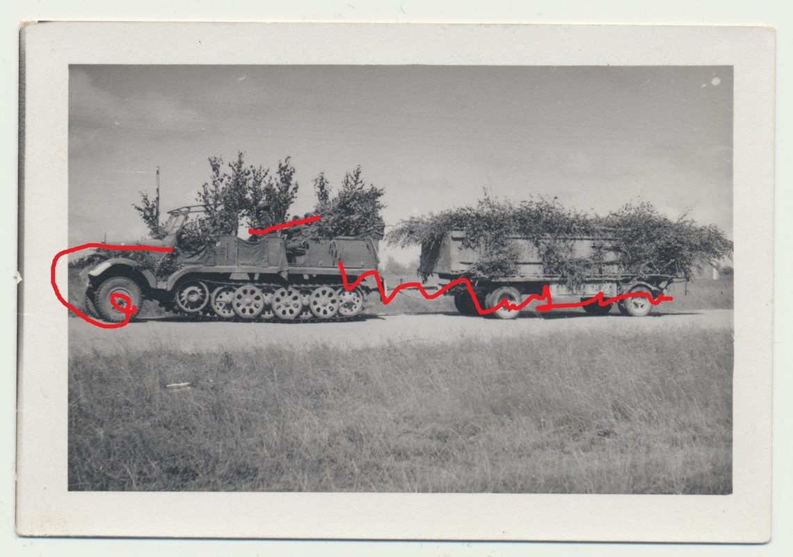Panzer Halbkette Zugmaschine Anhänger mit Sturmb