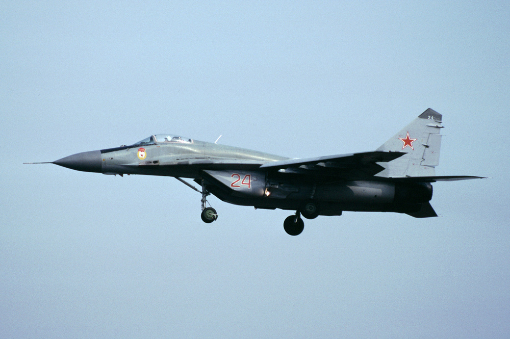 31 GvIAP MiG-29S, 24 red_2960727444_03.04.91