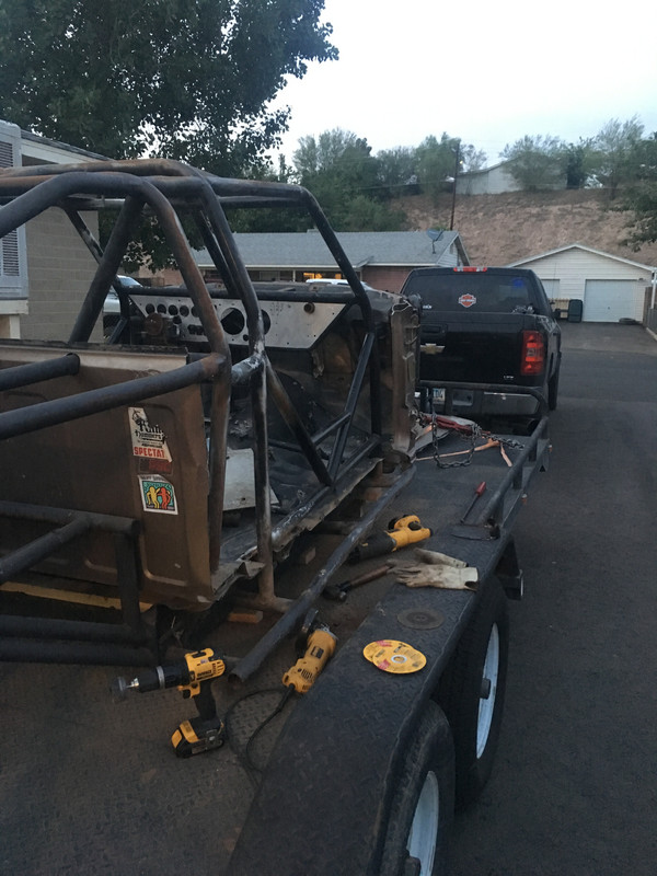 B0A871FF-5500-4B0E-A2DF-BE5CBF7CBEF4