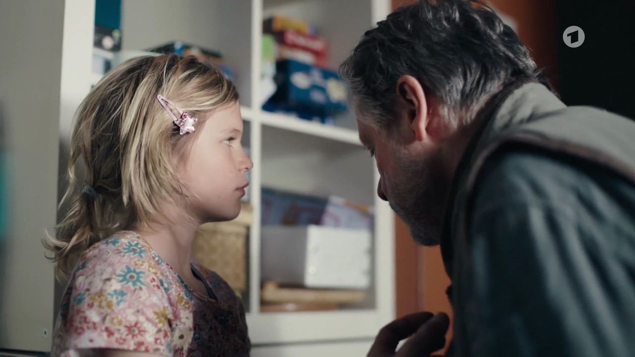 Einfach Nina (2022)_00_41_53_00_167