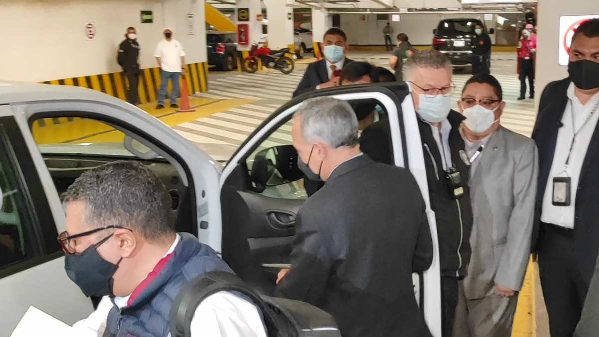 Diputados dejan reunión con López-Gatell por acusaciones de grabar sin permiso