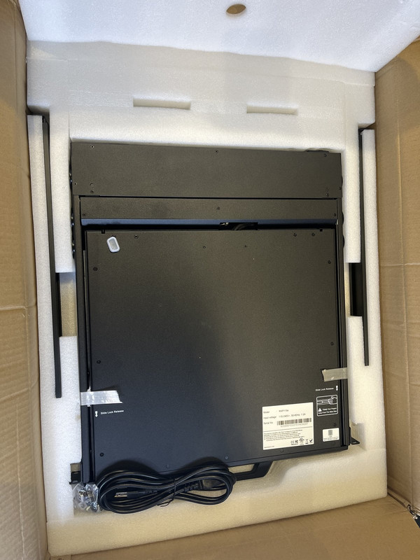 RKP119E 1U RACKMOUNT KVM COMBO WITH 19" SCREEN