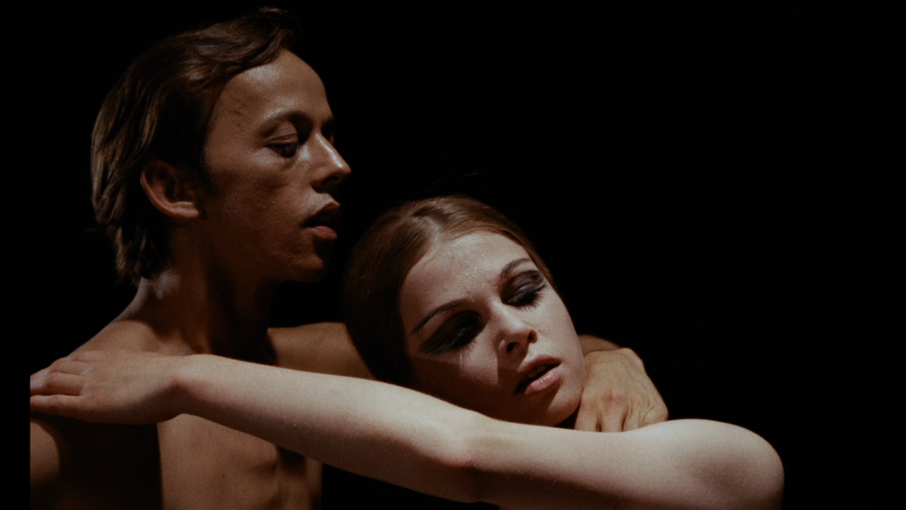 Haeschen.in.der.Grube.Rabbit.in.the.Pit.1969.2160p.UHD.BDREMUX.HDR.DV.HEVC-Нечипорук.mkv_snapshot_00