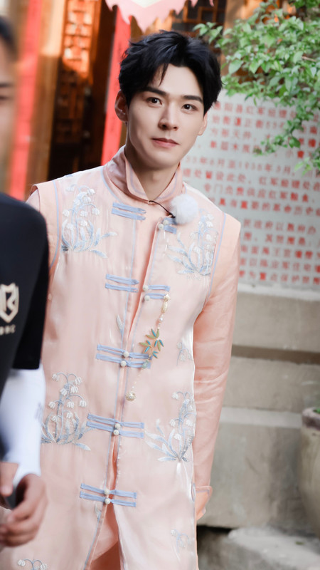 006CT39Tgy1hdde9an5v6j31tr38zb29