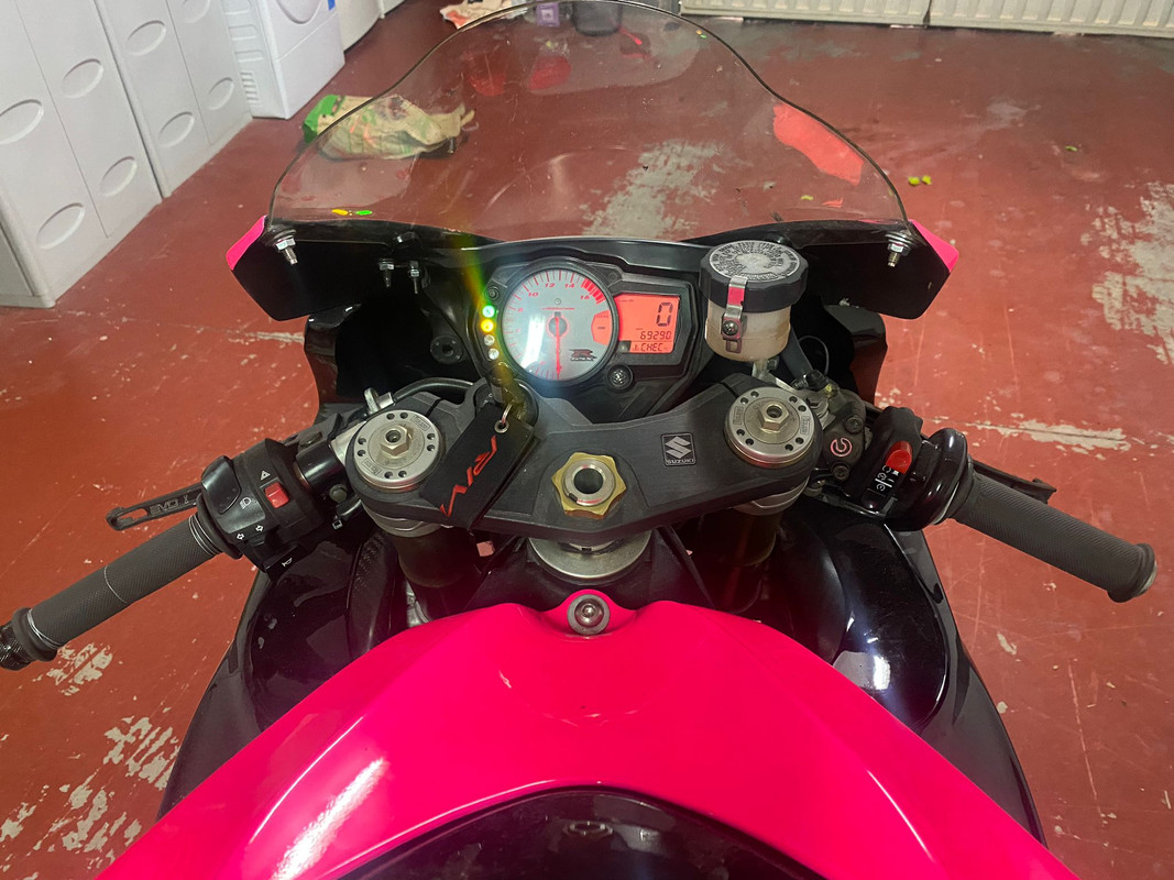 CDE33FD6-95B7-4E54-85AE-071B0BB55CB8