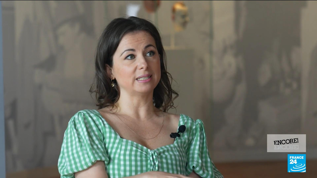 Jeff Koons on juxtaposing the ordinary with the opulent • FRANCE 24 English.mp4_snapshot_04.24_[2021