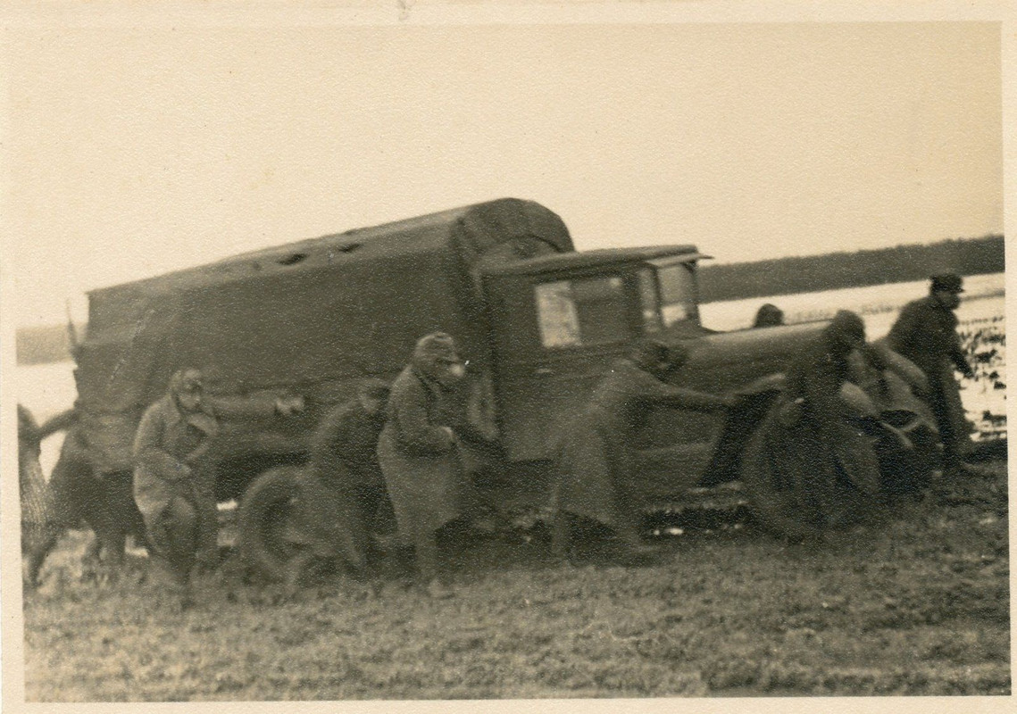 2. WK Originalfoto Rückzug 22.3.44 Soldaten schi