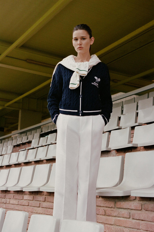 Mango Tennis Club 2024, la capsule in stile varsity
