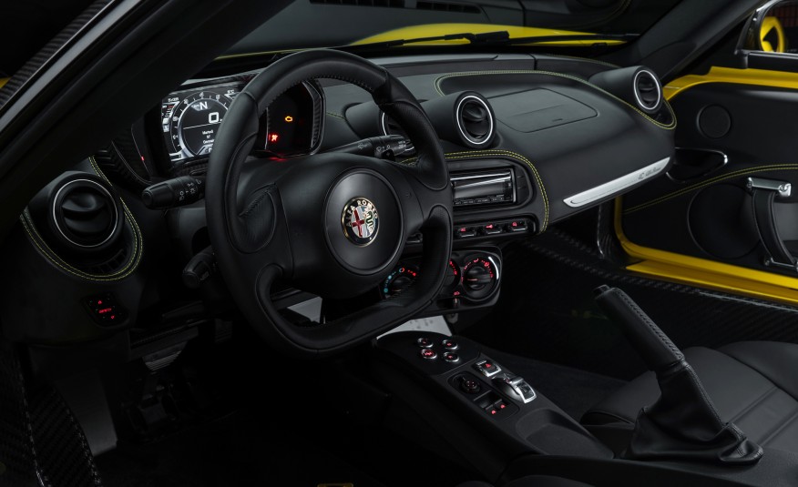 2015-Alfa-Romeo-4C-Spyder-145-876x535
