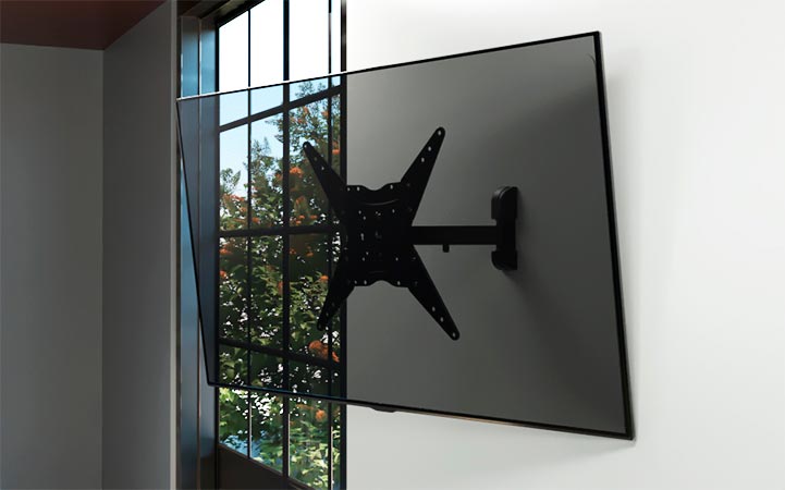 Componentes y accesorios de montaje incluidos con el bracket Xtech XTA-410.