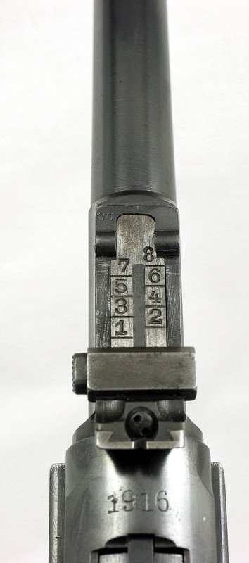 Artillery rear sight assembly and chamber date
