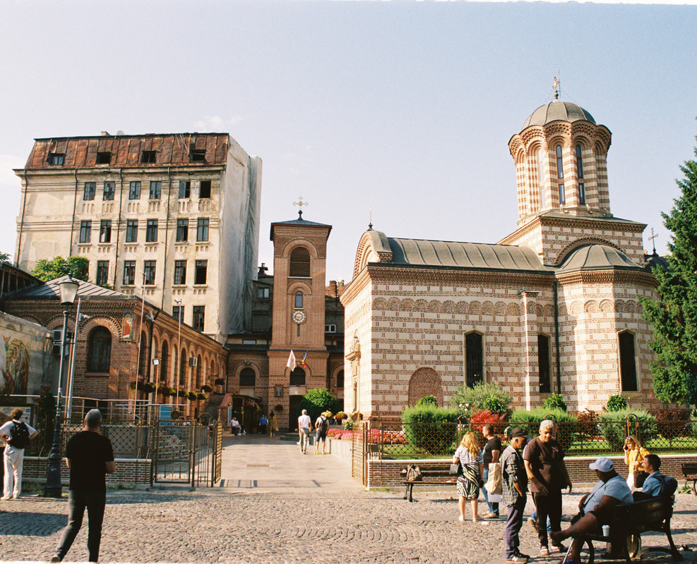 R1-09392-0004.jpg