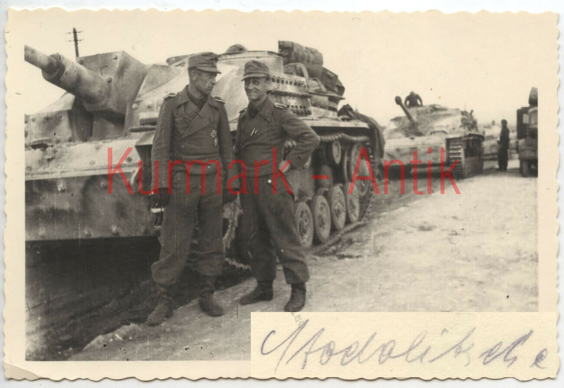 Foto Wehrmacht Panzer Sturmgeschütz Stug 1944 to CAMO TARN Portrait