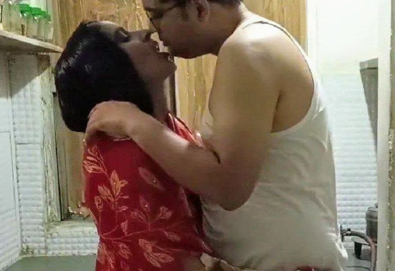 Hot indian couple having good time exclusive clip