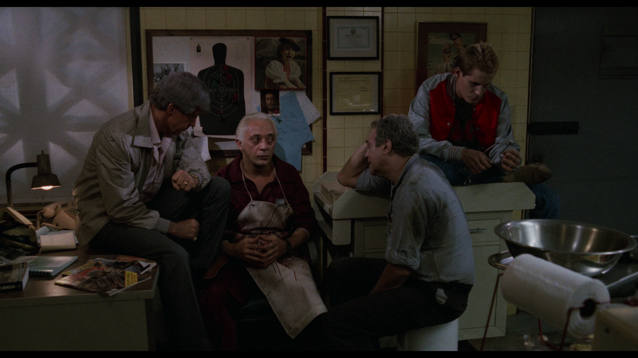 The.Return.of.the.Living.Dead.1985.UHD.2160p.HDR.DoVi.BDREMUX.-.Нечипорук.mkv_snapshot_00.34.49.125