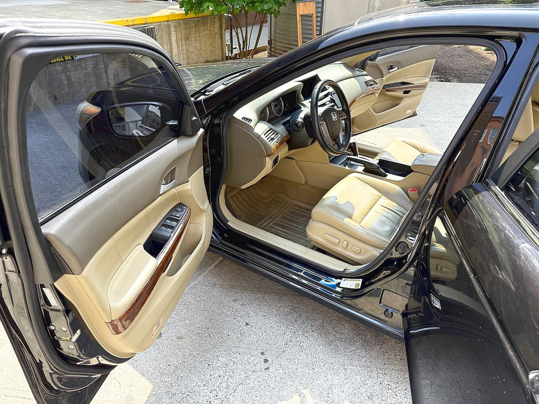 Vehicle thumbnail 10