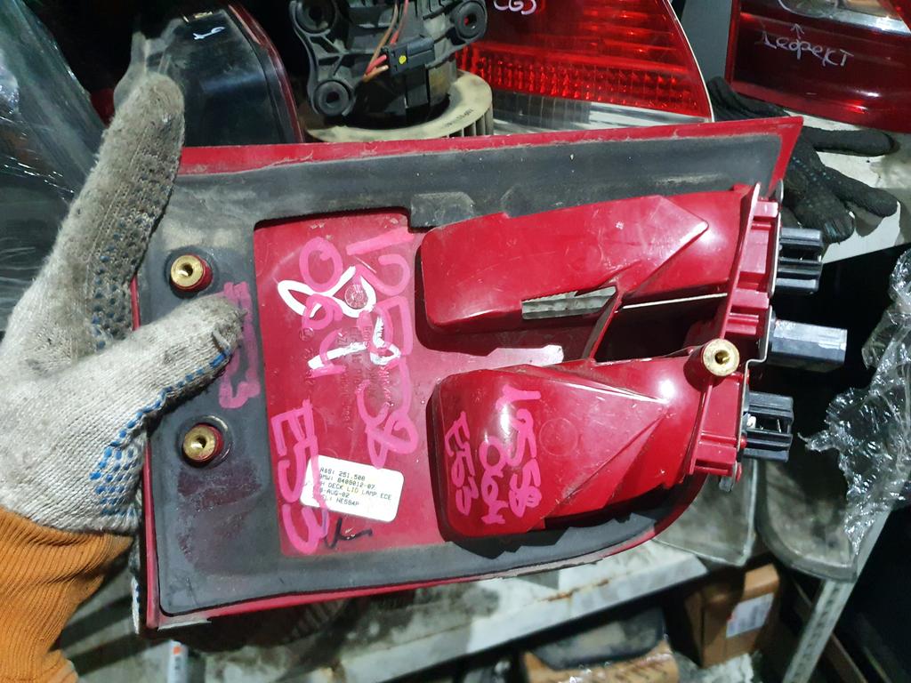 Фонарь крышки багажника