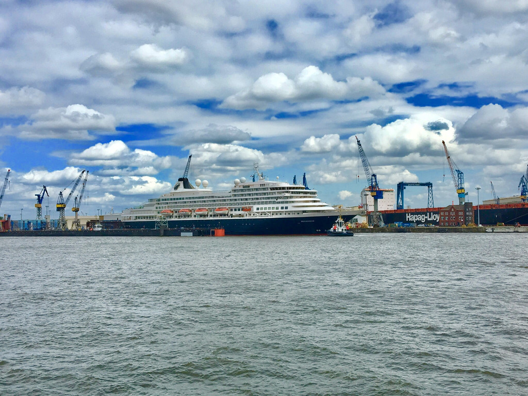 250297E1-F3DA-4A0A-88C7-6B2D2A38C328