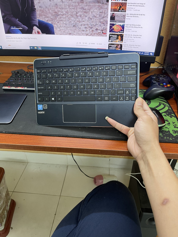 03EEAB4F-22F2-42D8-9AB4-3D5DBEACAF98