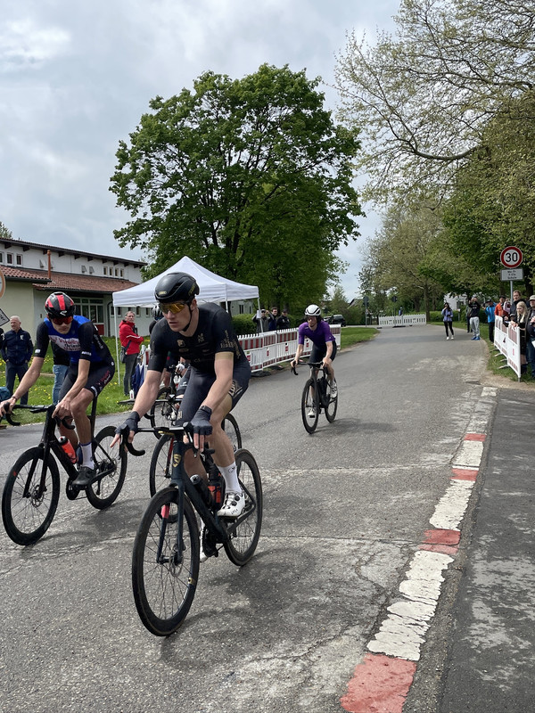 A0CDEC1F-725C-4865-AAA8-D6AF2E8C3465_1_102_o