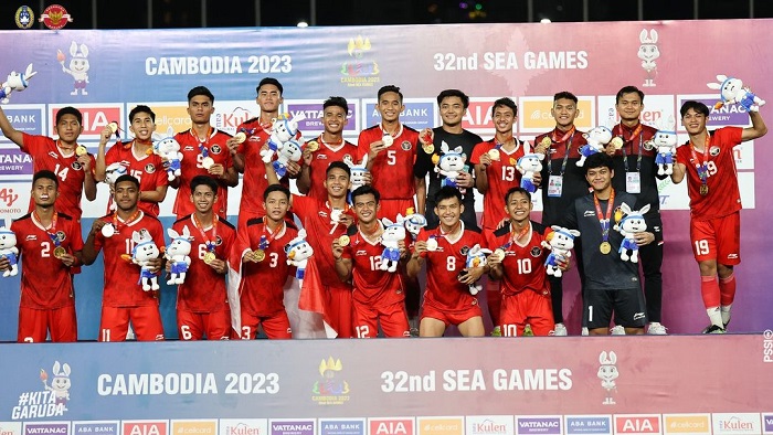 Timnas Indonesia U-22 sukses menumbangkan timnas Thailand U-22 pada babak final sepak bola SEA Games 2023.