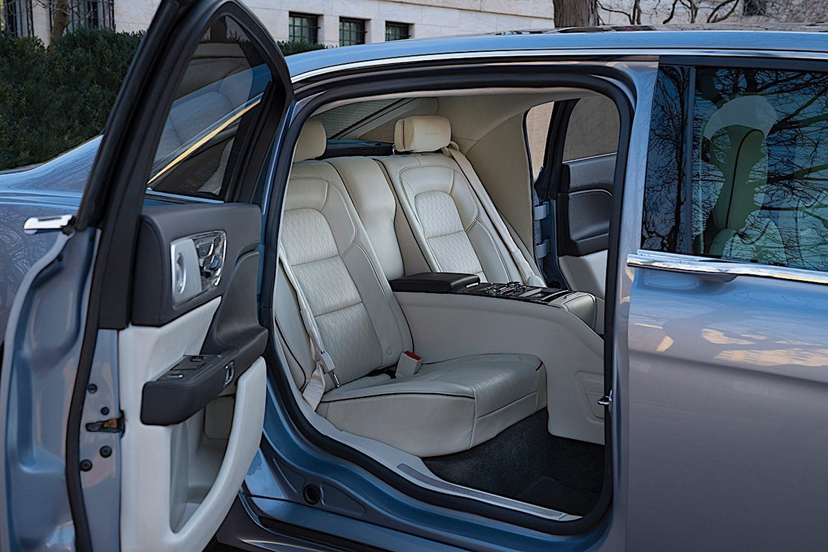 Lincoln Continental 80th Anniversary Coach Door Edition (5)