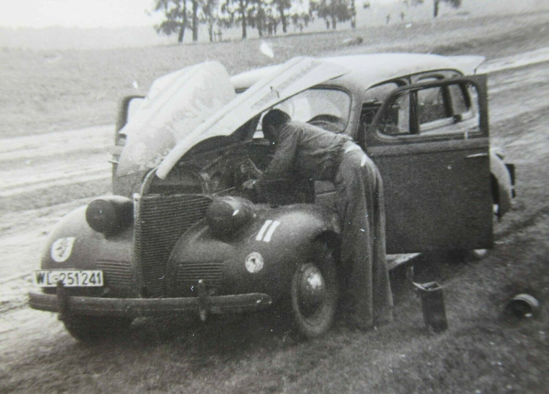 Fotos deutsche Militär PKW LW wappen