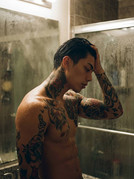 Man-toweling-hair-202604280803-1