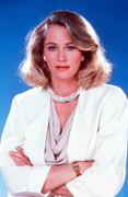Cybill-Shepherd-b30