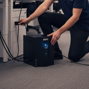 As 7 tomadas de saída do nobreak APC BX2200I-BR