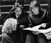 فیلمها و برنامه های تلویزیونی روی طاقچه ذهن کودکی - صفحة 16 Fatal-Attraction-01-1987