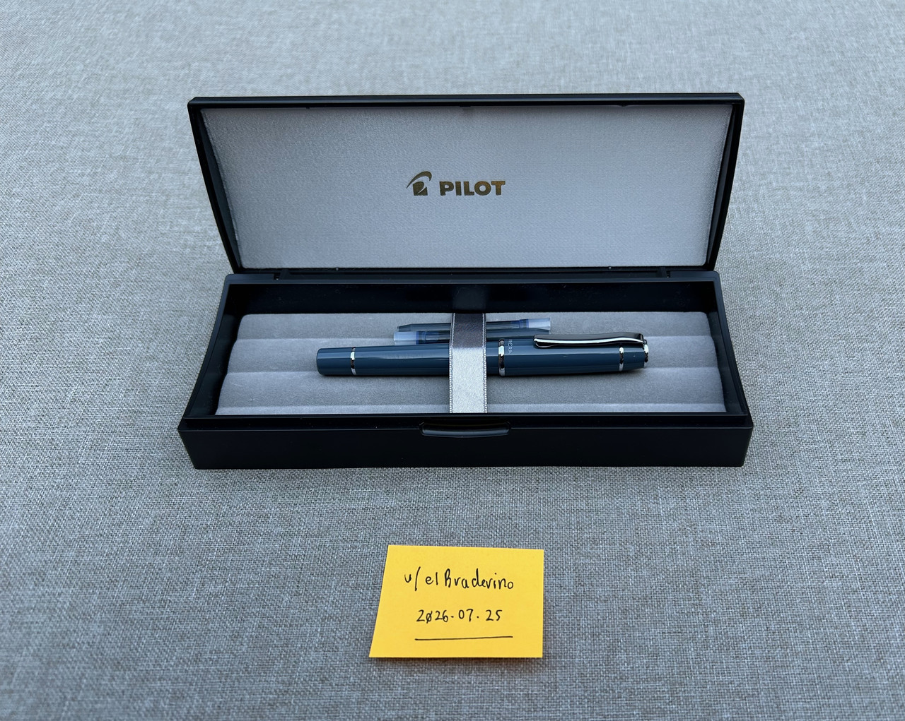 Pilot Prera Grey