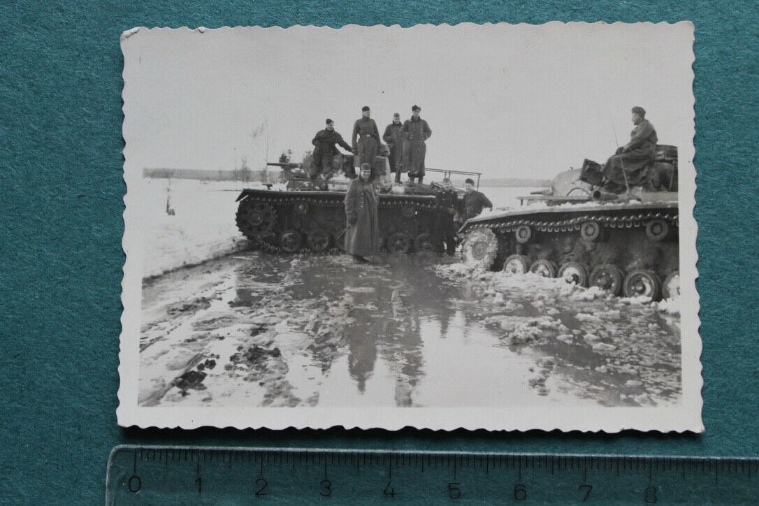 Foto Photo FD Wehrmacht 2 Panzer tank Panzermänner Schnee Straße Warschau Polen