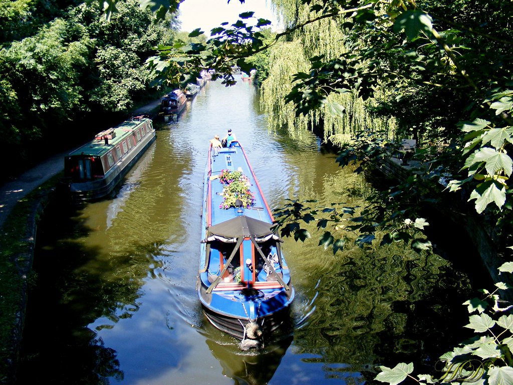 canal-boat-HD.jpg