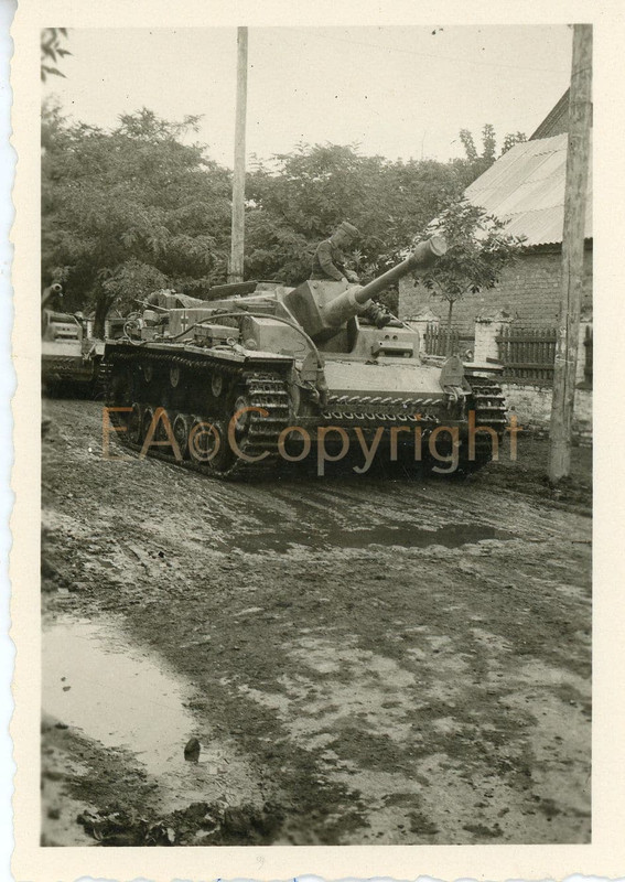 Russland StuG Sturmgeschütz Panzer Langrohr -Tan