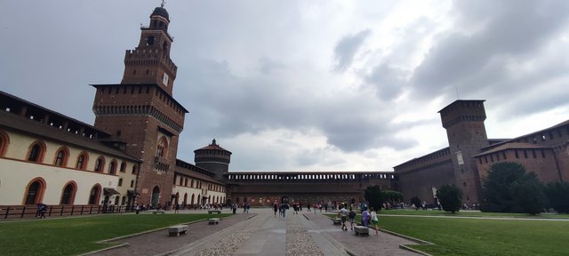 Milán, Castello Sforzesco, Pinacoteca di Brera y San Ambrosio - Milán-Bolonia-Rávena-Milán en Junio 2023 (2)