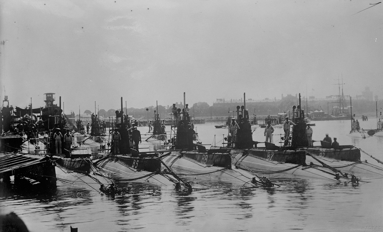 B.9, B.5, B.8, B.7 и B.3 в Плимуте, 1916