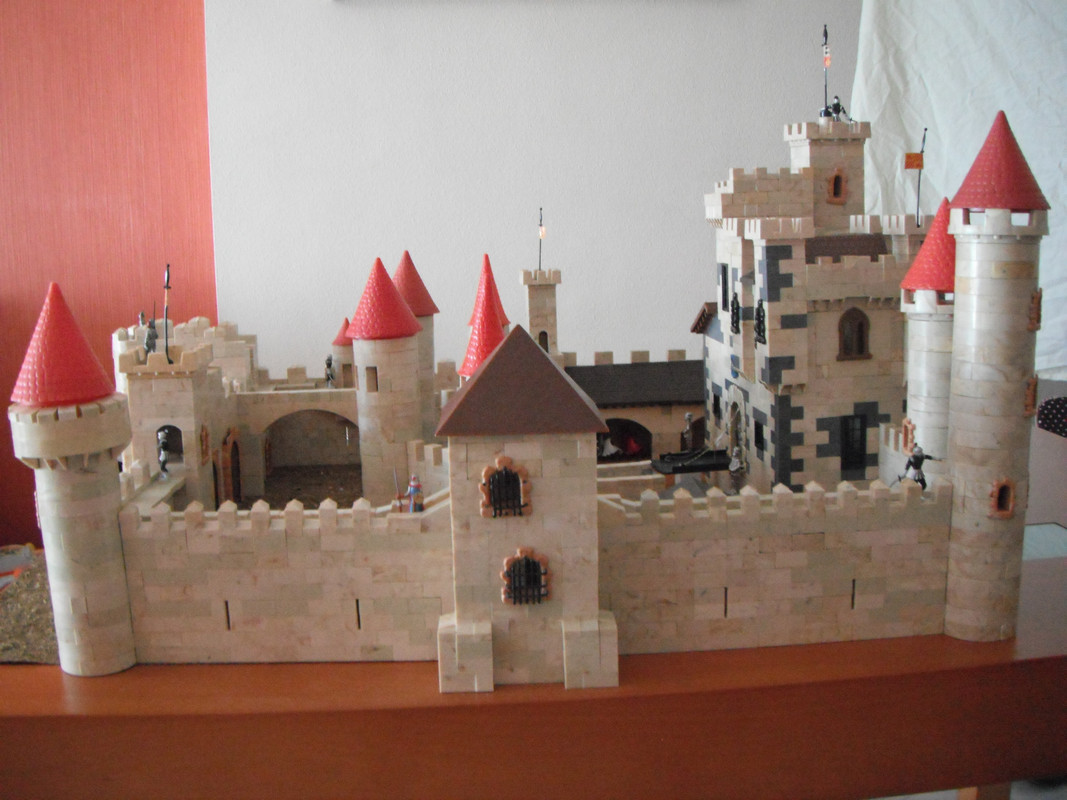 El Castillo de las Dos Puertas - Vista lateral d