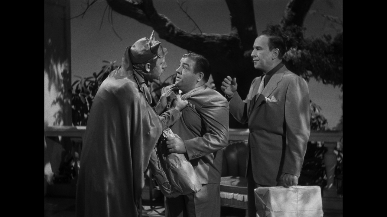 mpv-shot_Bud.Abbott.and.Lou.Costello.Meet.Frankenstein.1948.2160p.UHD.BDRemux.HDR.HEVC-Нечипорук_00_