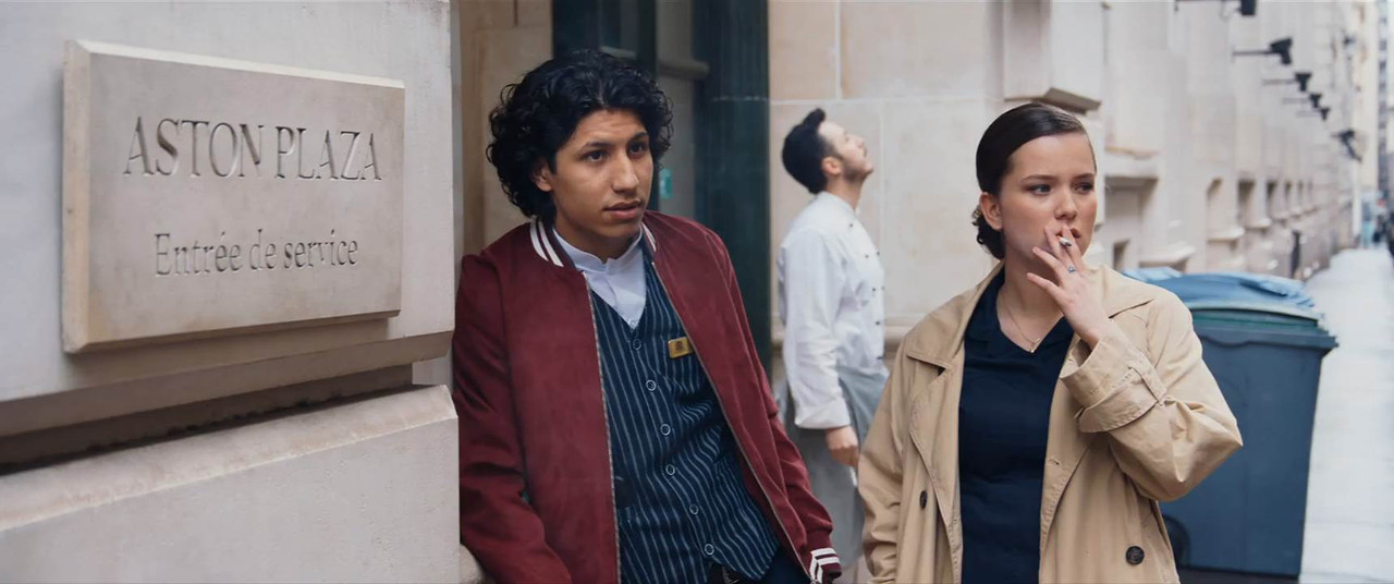 Striking The Palace 2024 WebRip [Hindi + Tamil + Telugu + French] 480p, 720p ESub Screenshot