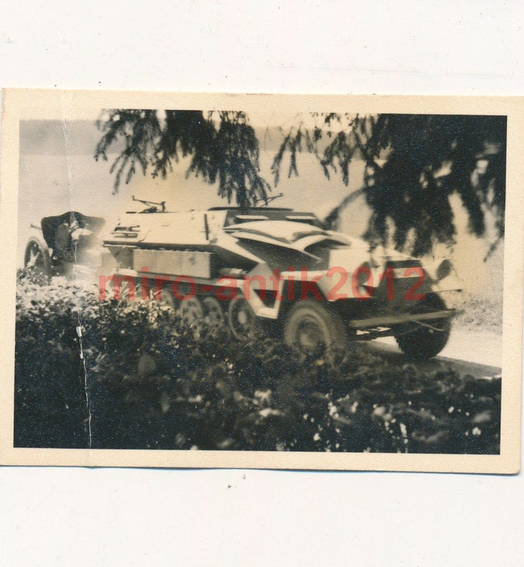Foto, Wehrmacht, Panzerspähwagen mit Geschütz