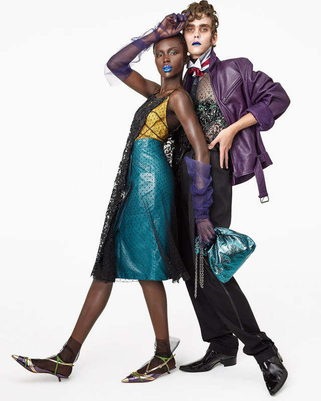 John Galliano x Zara, due look Re{form} con pelle viola, pizzo e accessori metallici