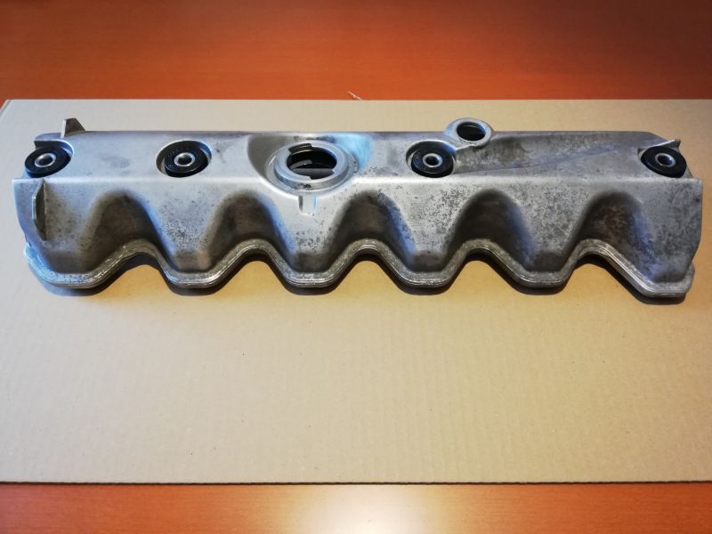 850TDI_valve_cover002