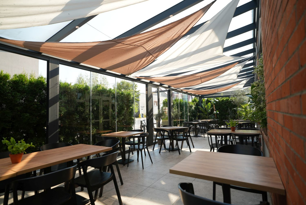 Realizacja ogrodu zimowego dla restauracji 34